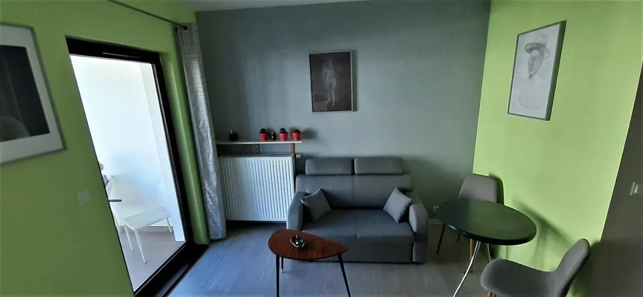 Green Wilanow Apartment With Free Parking Warsaw