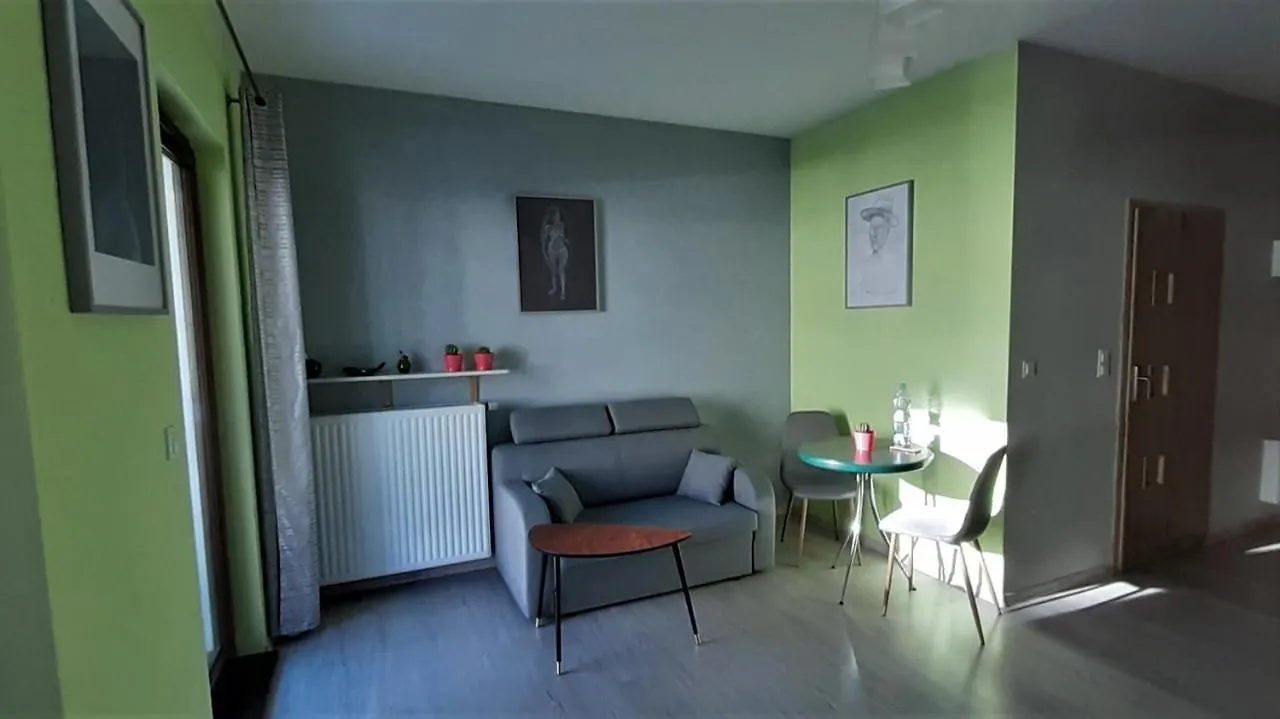Green Wilanow Apartment With Free Parking Warsaw